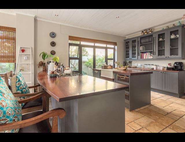 4 BEDROOM HOUSE TO LET IN BIG BAY